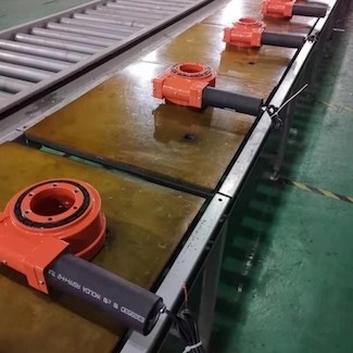 SE9 Slewing Bearing Drive يرفع محرك الدوران العمودي لنظام تتبع الطاقة الشمسية